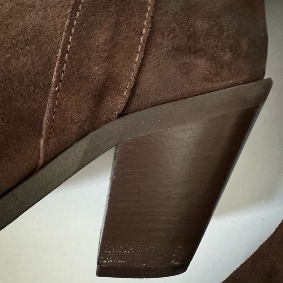 NWT-Gorgeous Italian Women's Brown Suede Heeled Boots - Classic Western Style - Picture 9 of 13